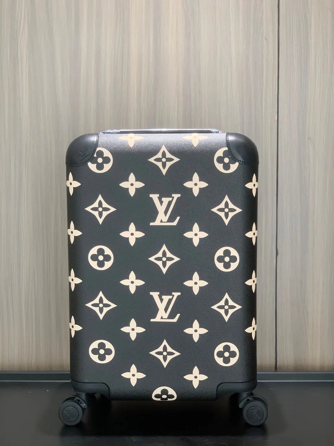 Louis Vuitton Travel Bags Monogram Spinner Suitcase image 9