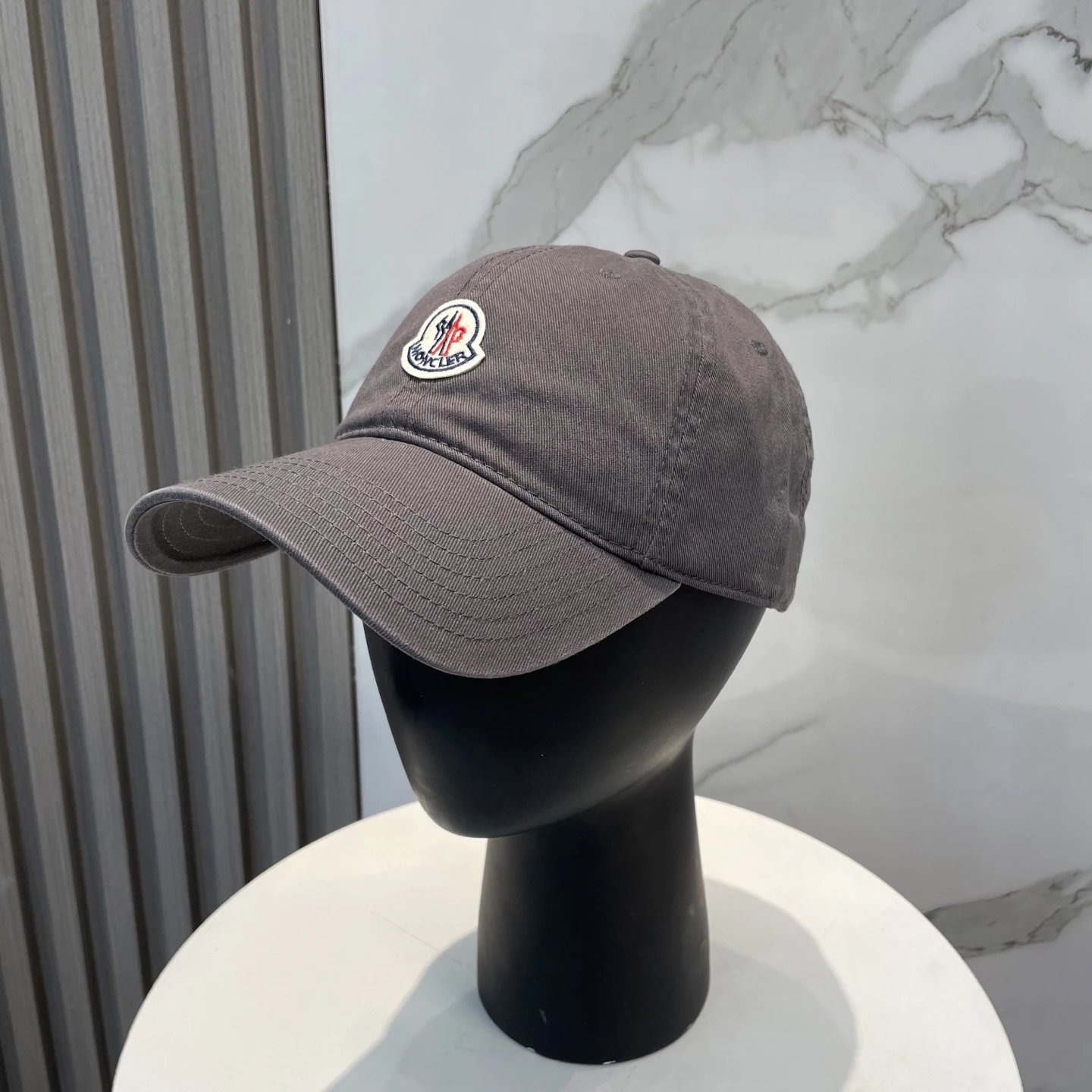 Moncler Hats Logo-patch baseball cap with contrast curved brim — 06