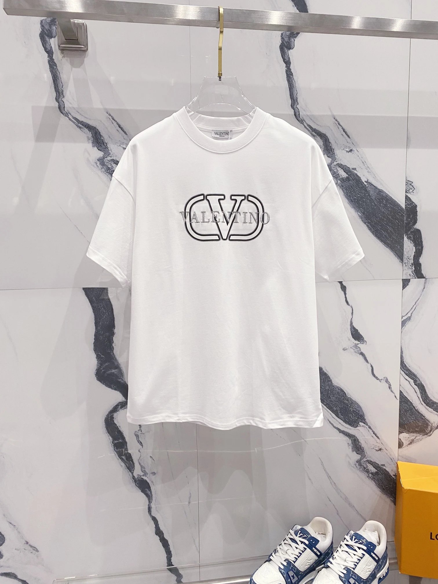 Valentino T-Shirts VLogo graphic — 14