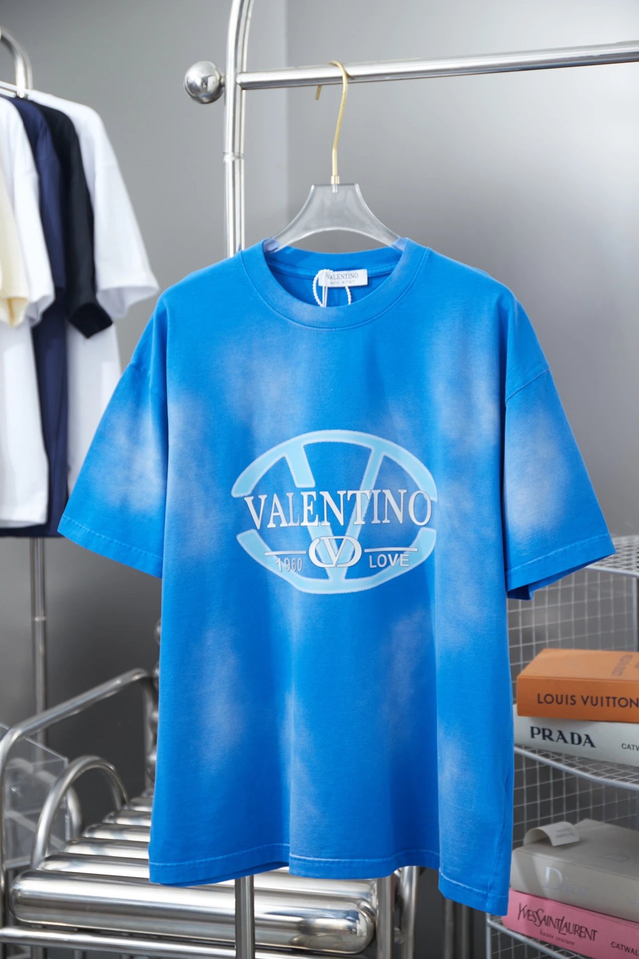 Valentino T-Shirts VLogo graphic — 23
