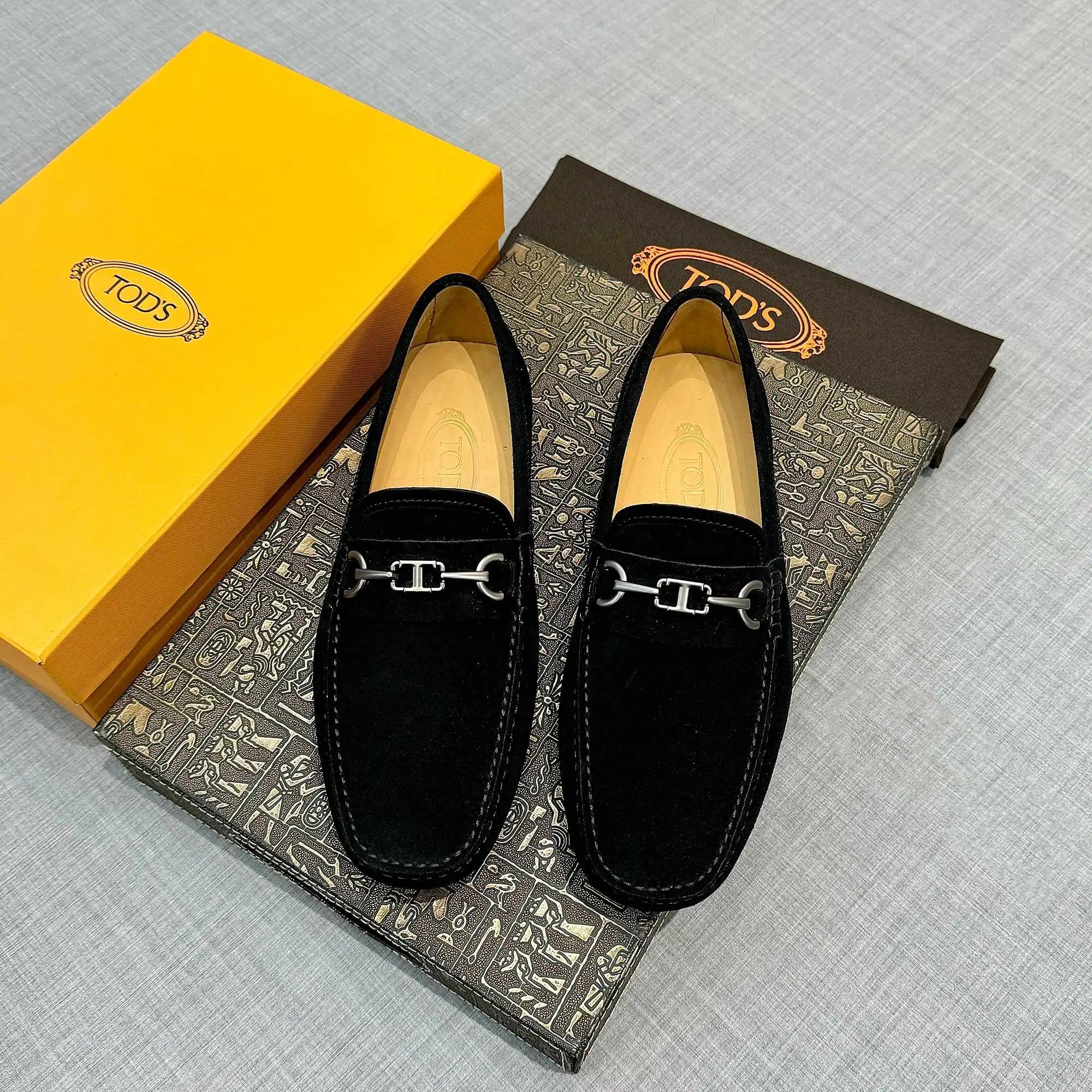 Tod's Leather Shoes Gommino Moccasins — 15