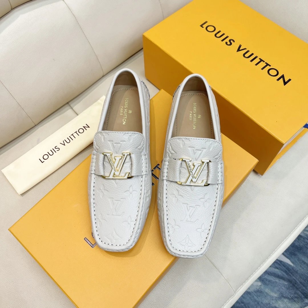 Louis Vuitton Leather Shoes Monogram loafers — 32