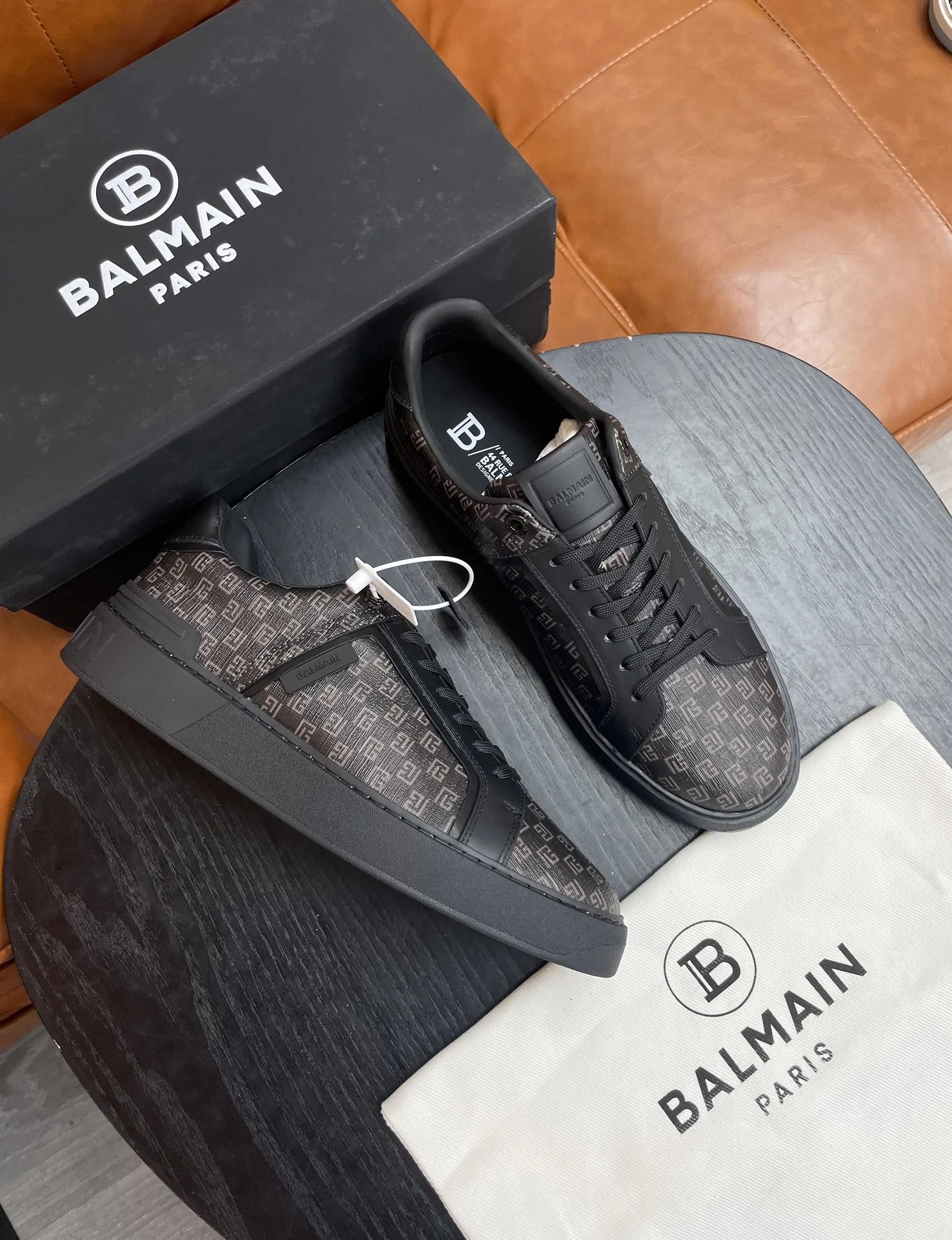 Balmain Sneakers Low-Top Lace-Up Logo image 2