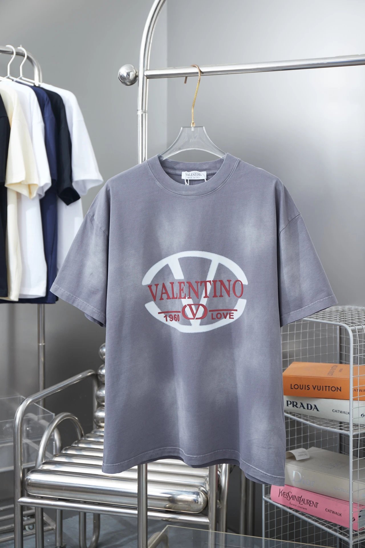 Valentino T-Shirts VLogo graphic — 24