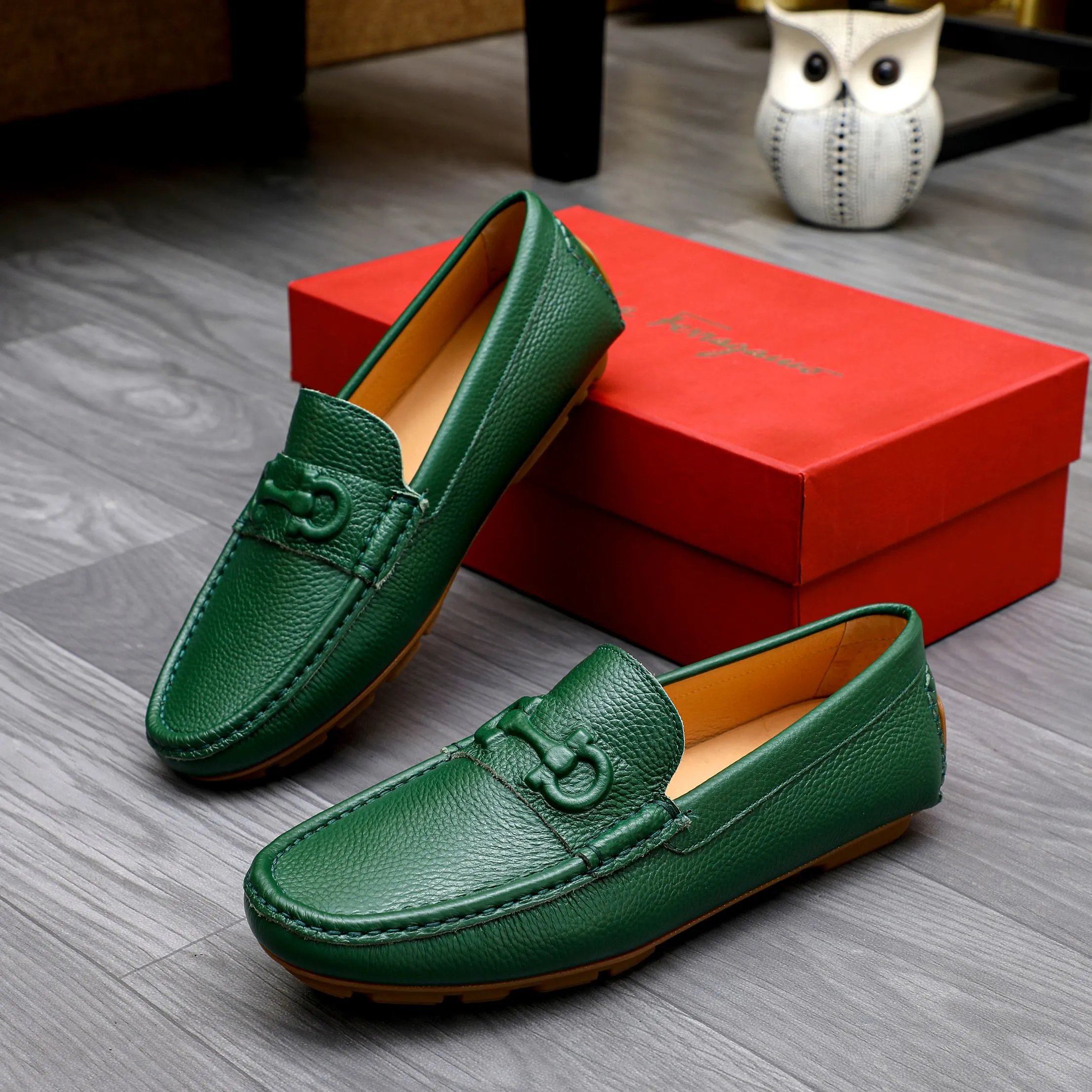 Salvatore Ferragamo Leather Shoes Men's loafers with metal Gancini-style hardware — 04