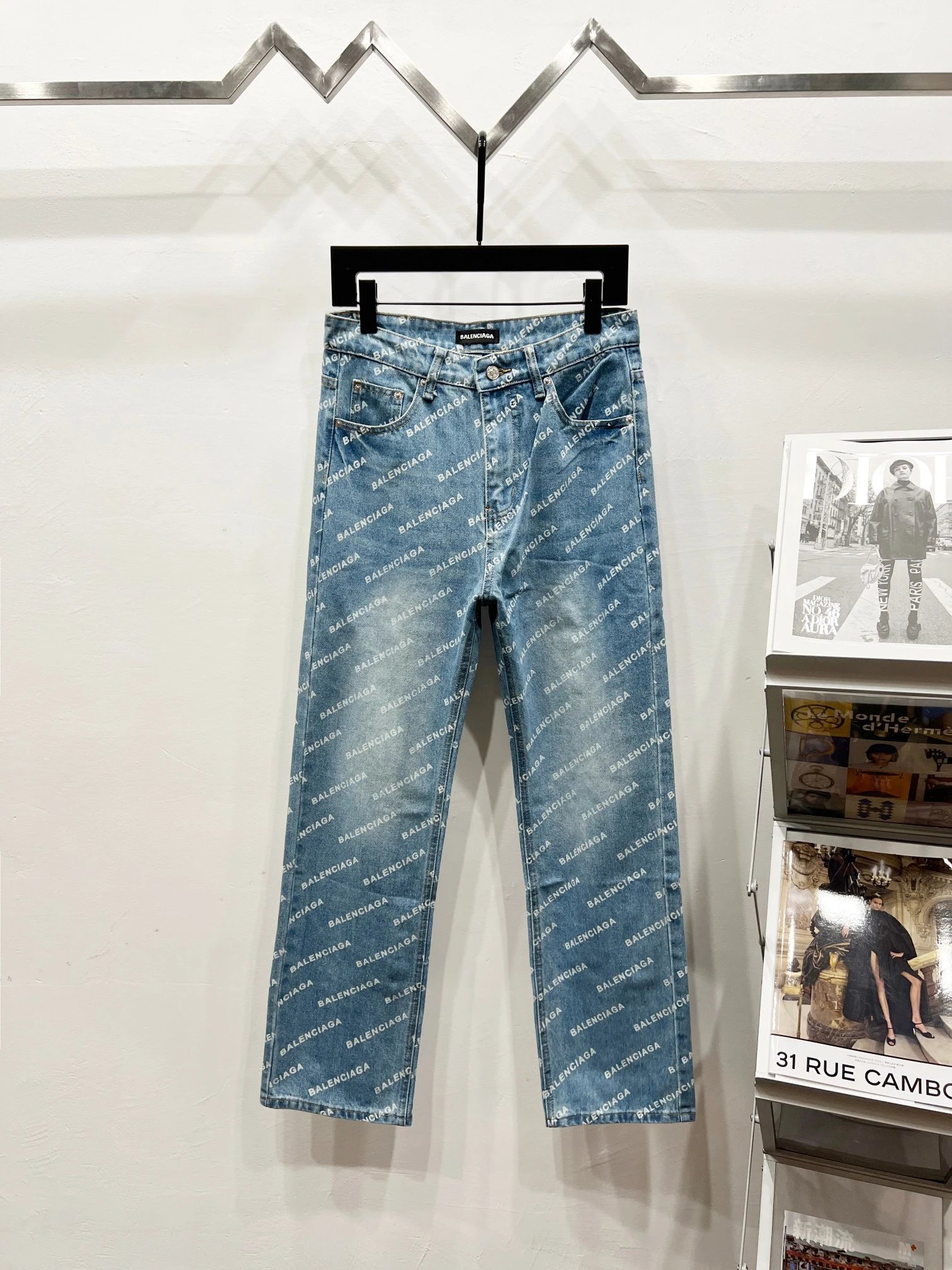 Louis Vuitton Jeans Monogram Denim — 29
