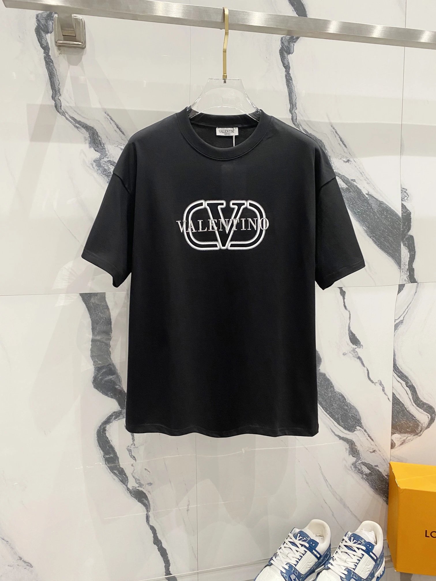 Valentino T-Shirts VLogo graphic — 15