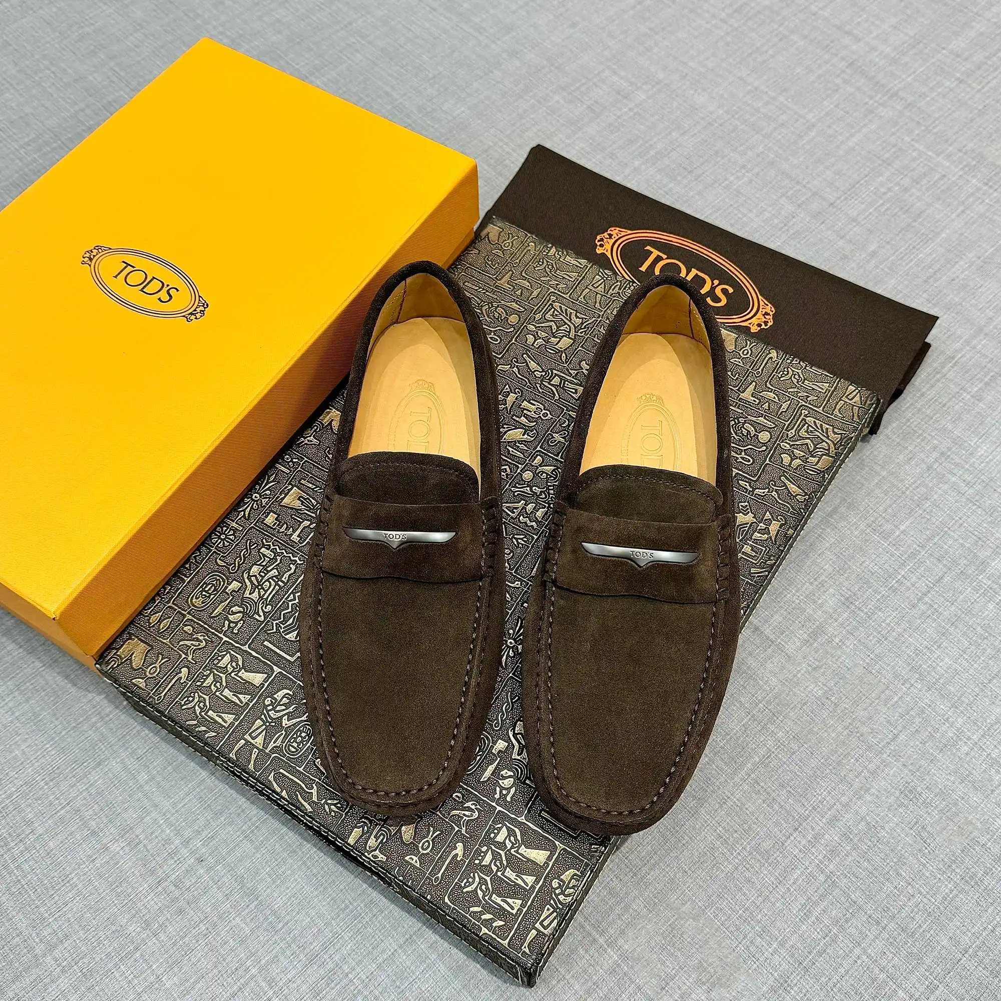 Tod's Leather Shoes Gommino Moccasins — 26