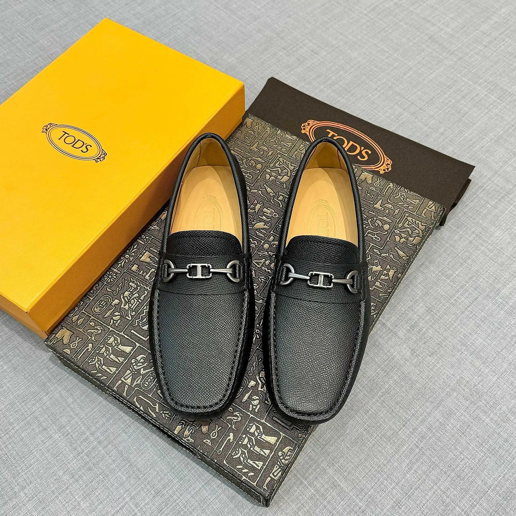 Tod's Leather Shoes Gommino Moccasins — 21