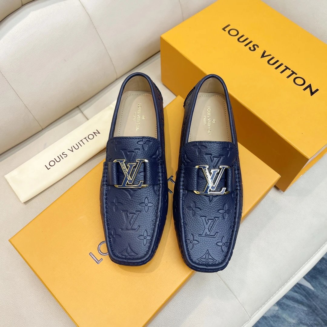 Louis Vuitton Leather Shoes Monogram loafers — 33