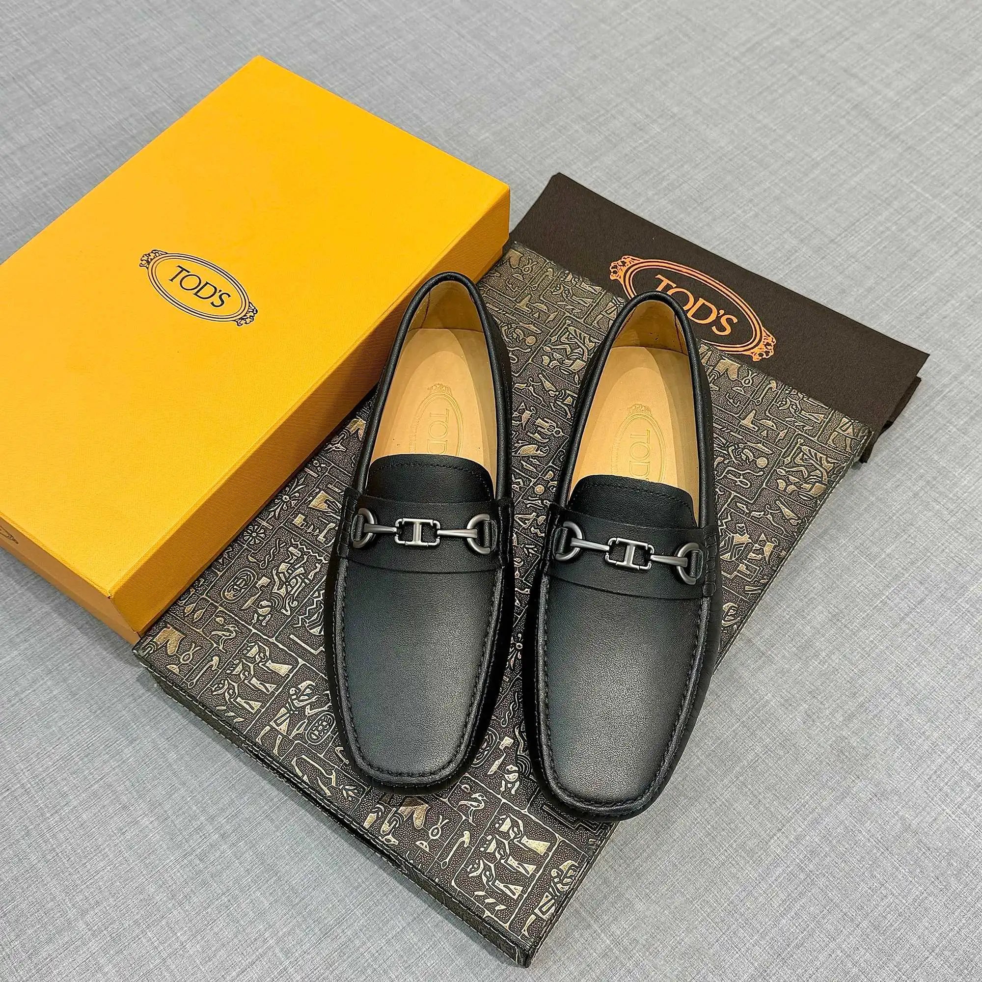 Tod's Leather Shoes Gommino Moccasins — 19