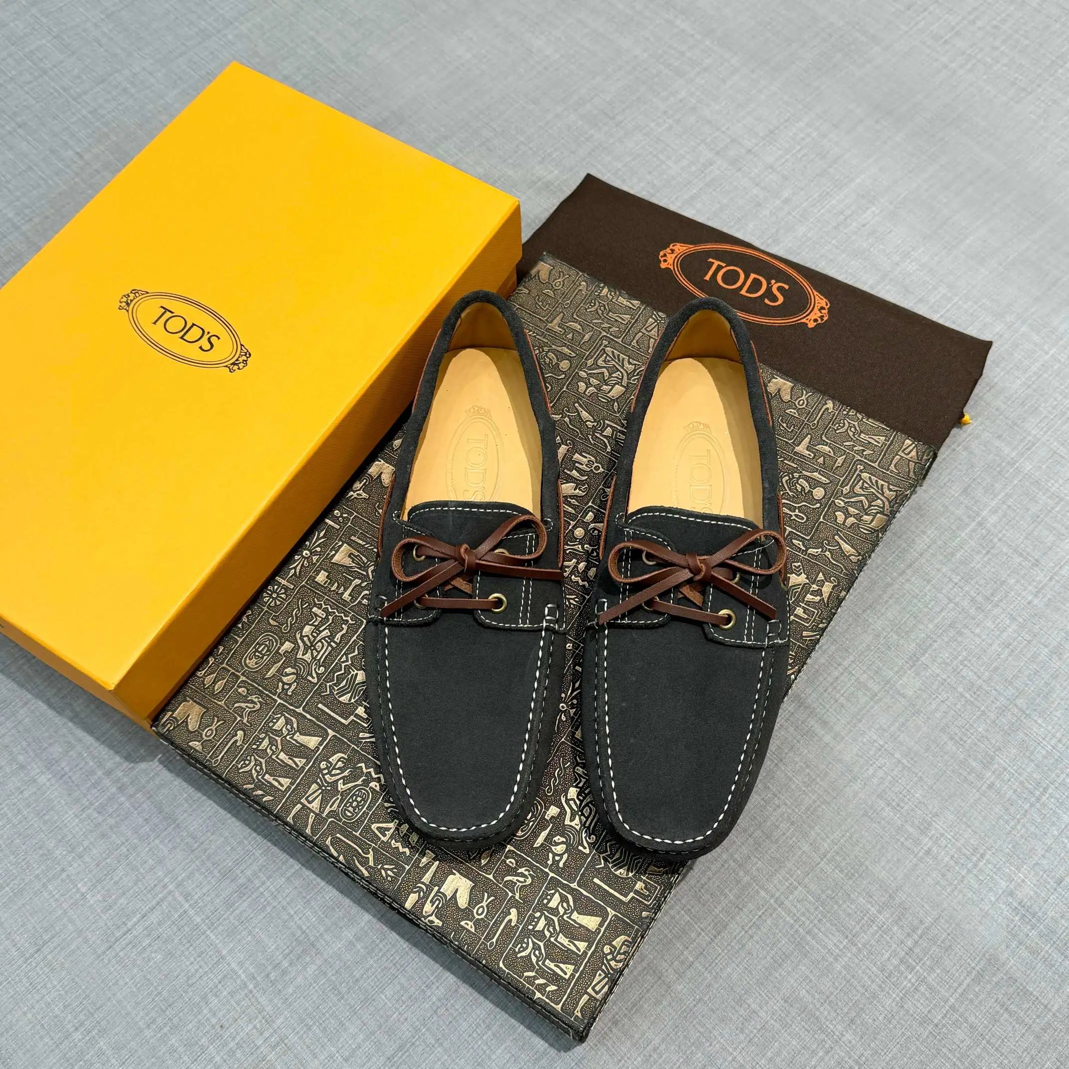 Tod's Leather Shoes Gommino Moccasins — 12