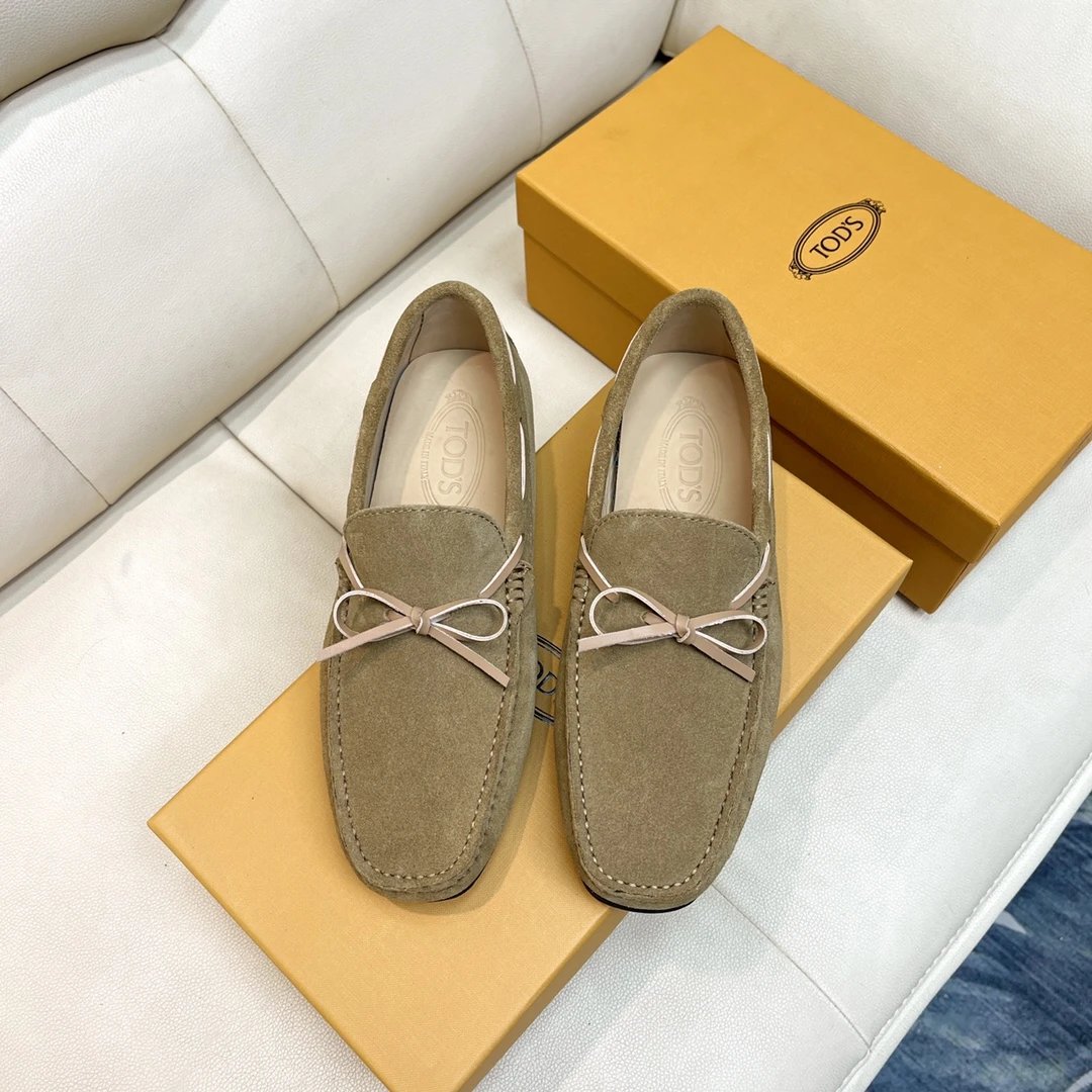 Tod's Leather Shoes Gommino Moccasins — 34