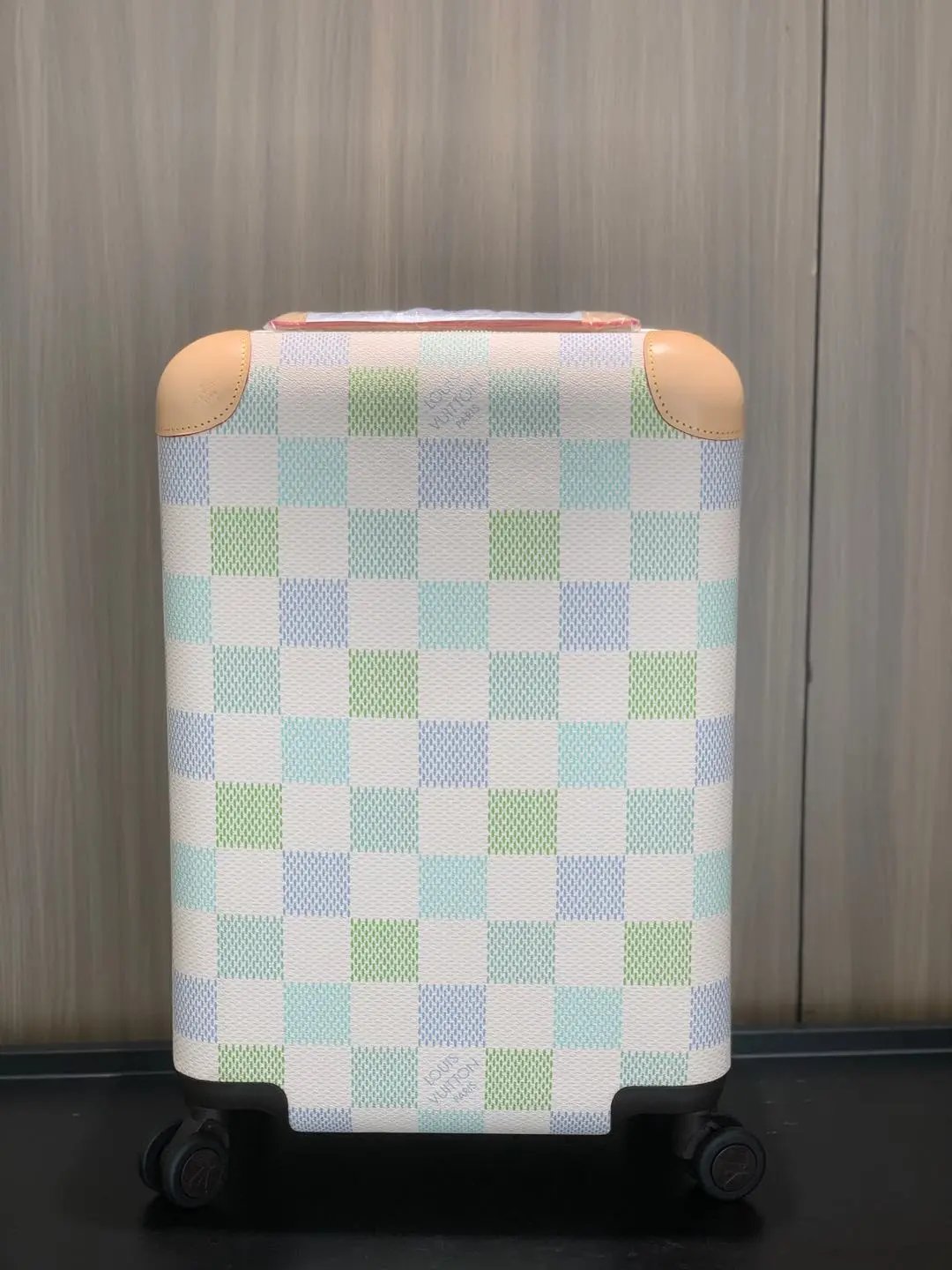 Louis Vuitton Travel Bags Monogram Spinner Suitcase — 21