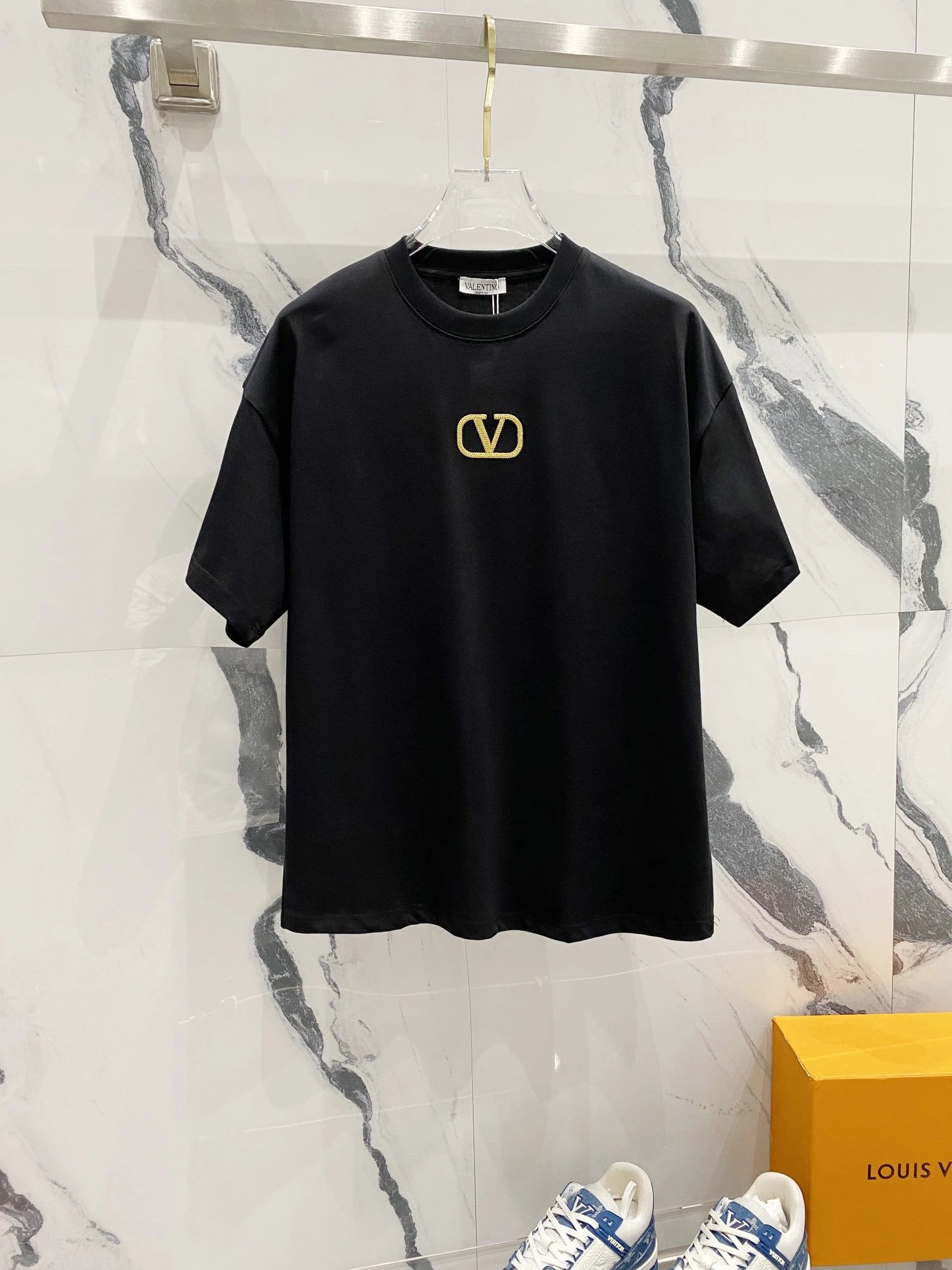 Valentino T-Shirts VLogo graphic — 08