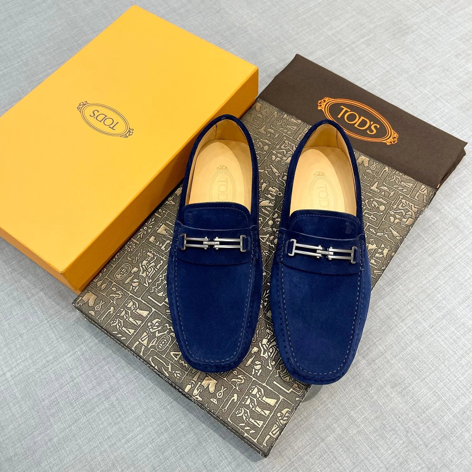 Tod's Leather Shoes Gommino Moccasins — 02