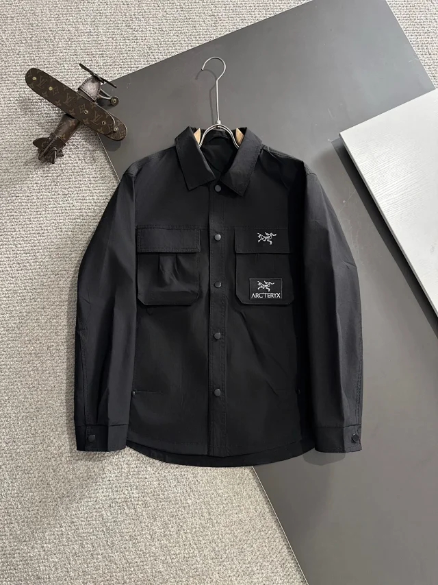 Balenciaga Multiple jacket designs product detail image 4