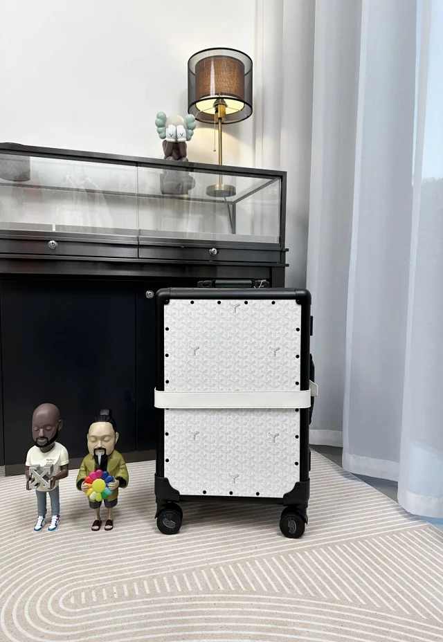 Goyard Travel Bags 20-Inch Monogram Rolling Suitcase product detail image 1