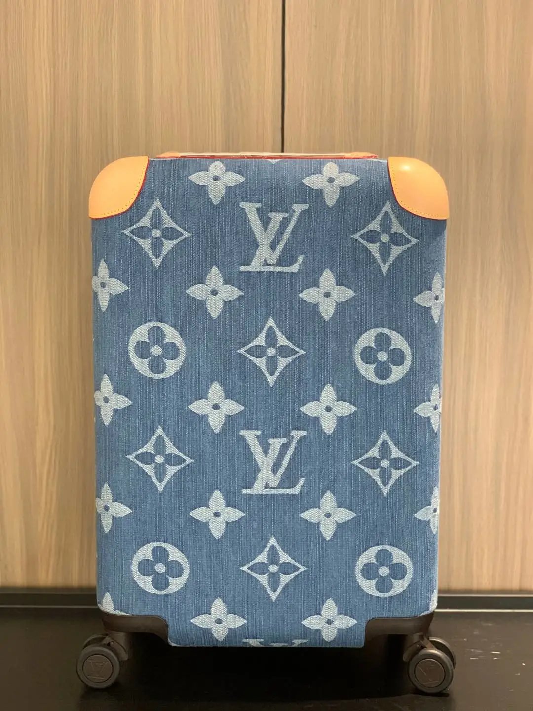 Louis Vuitton Travel Bags Monogram Spinner Suitcase — 19