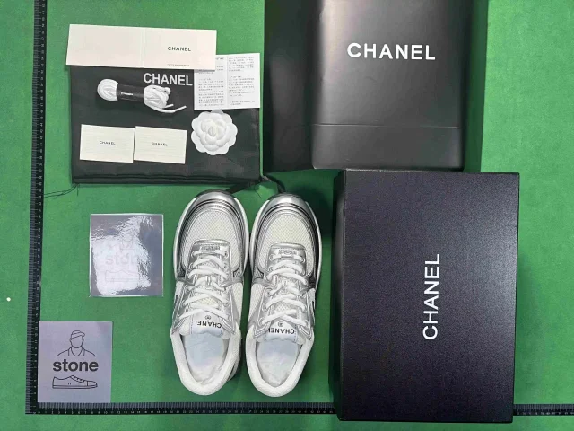 Chanel Sneakers Metallic mesh low-top with interlocking CC logo product detail image 2
