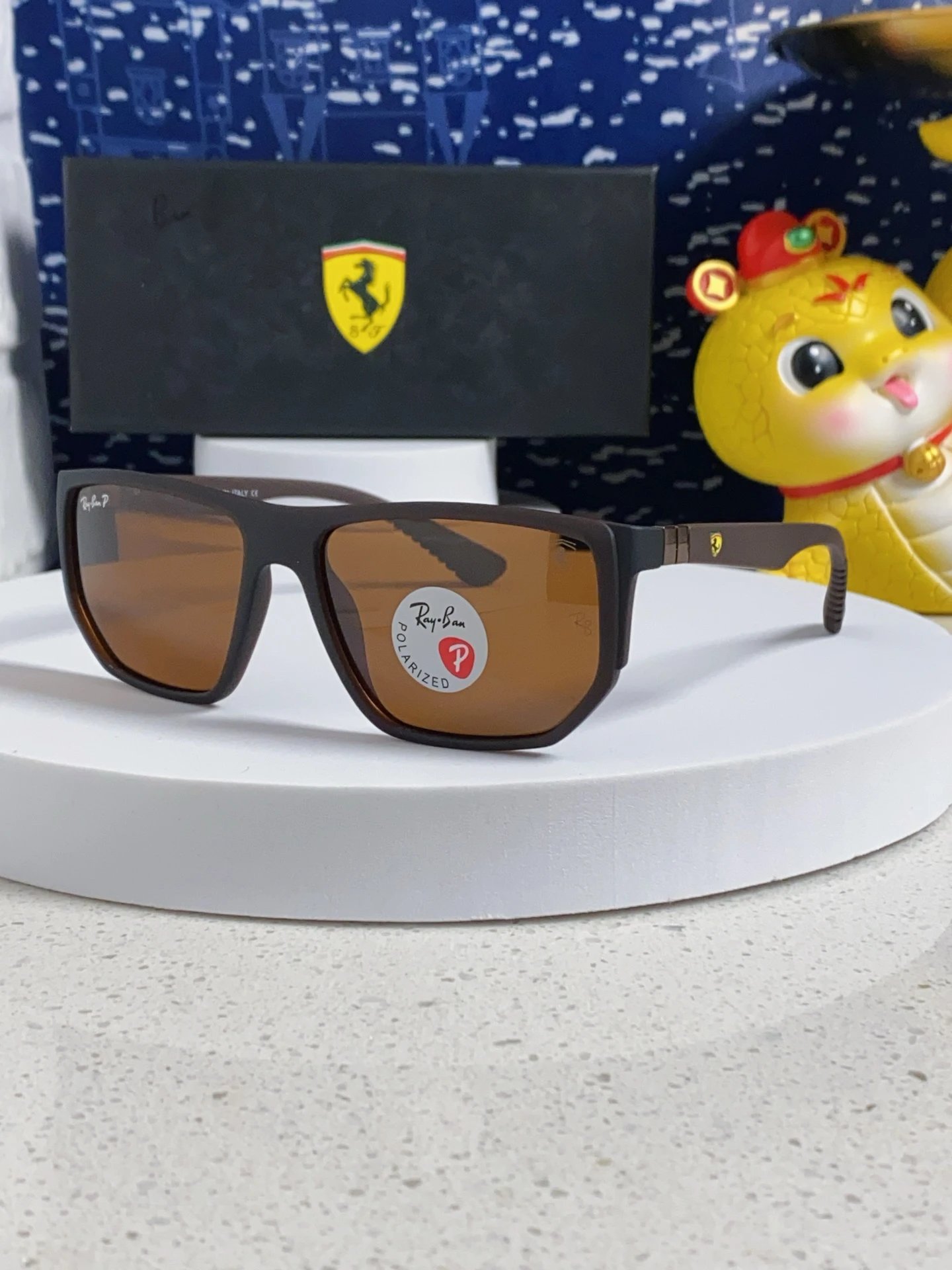 Ray-Ban Multiple sunglasses styles — 12