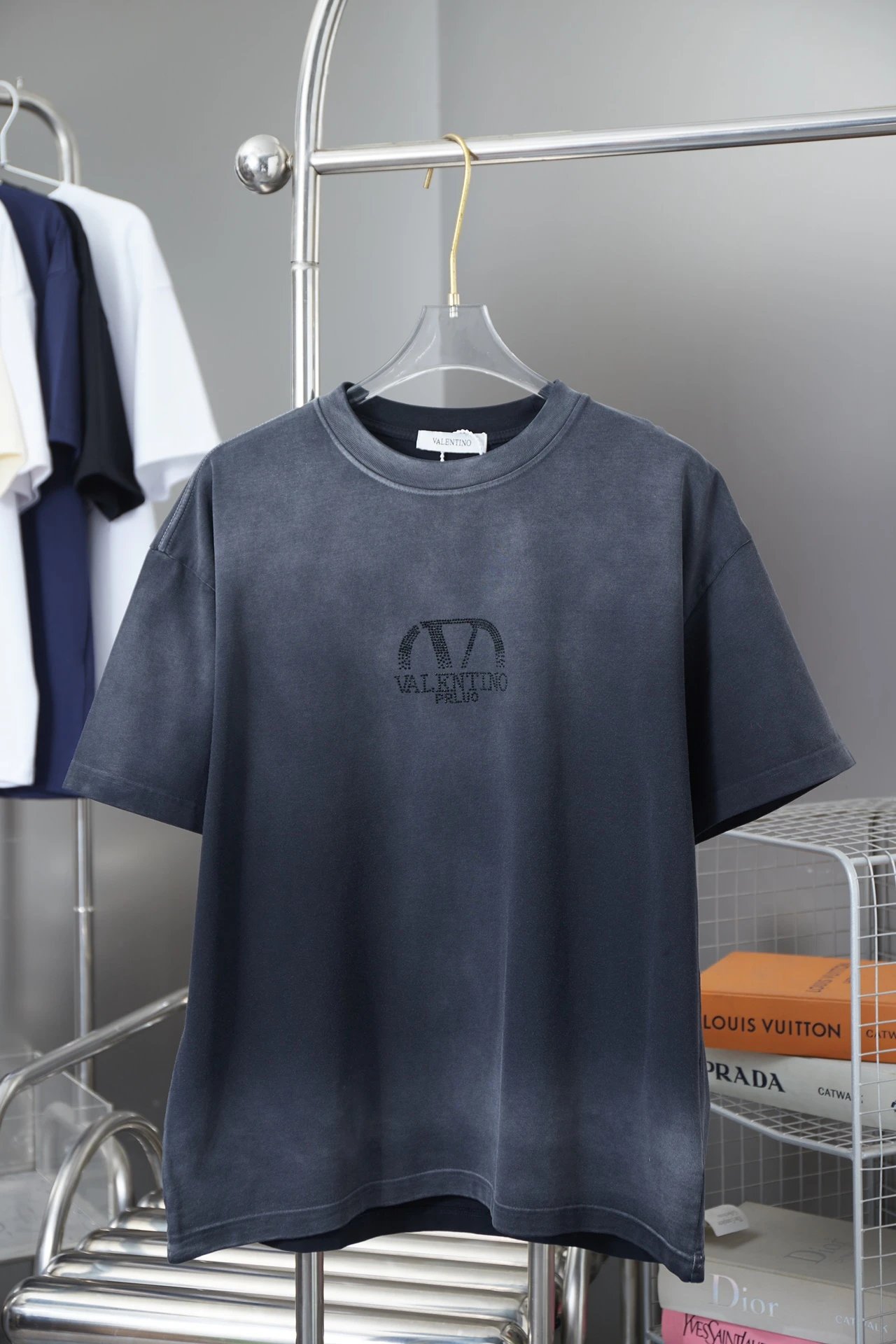Valentino T-Shirts VLogo graphic — 29