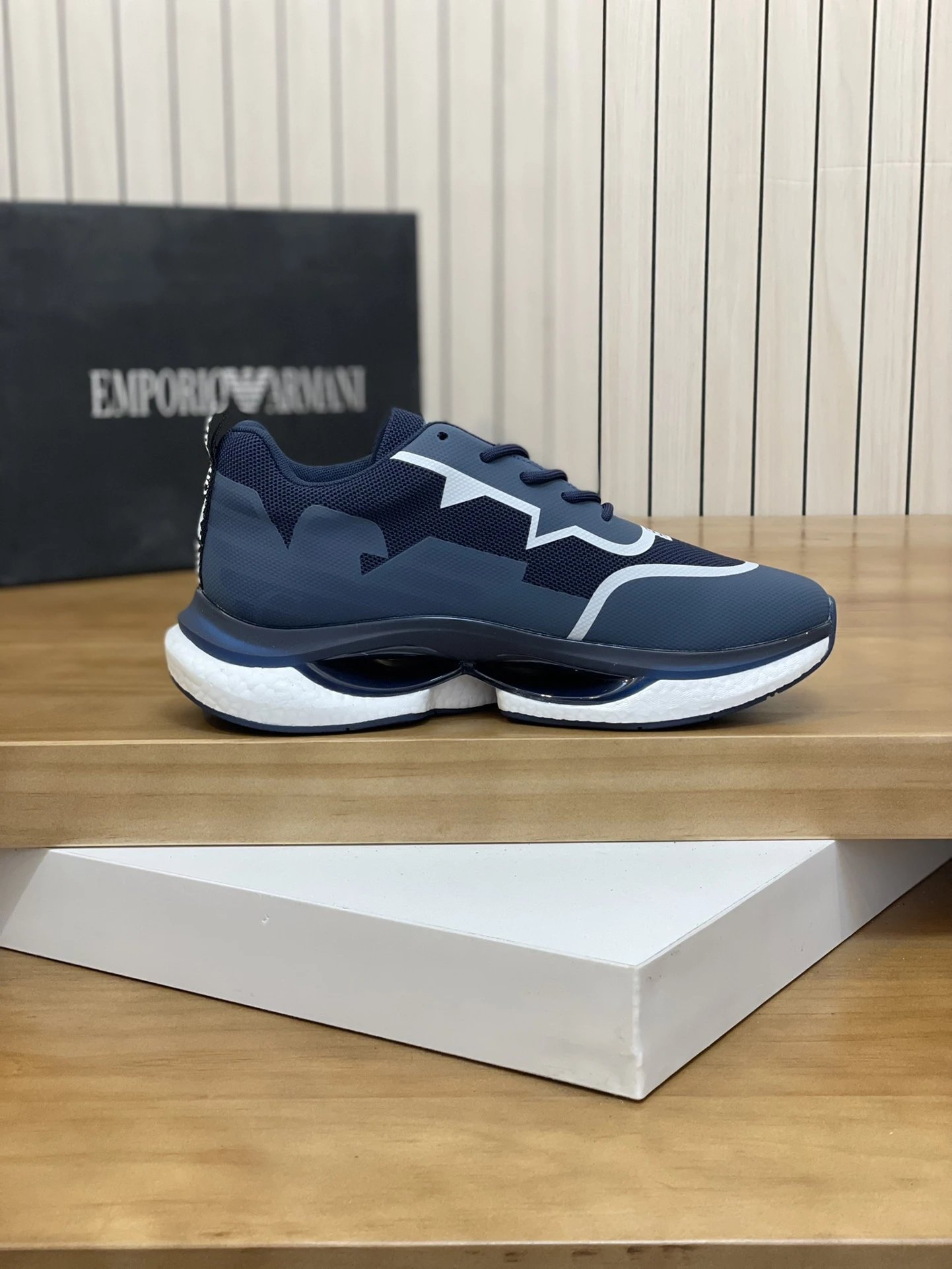 Emporio Armani Sneakers Lace-Up Logo-Print — 02