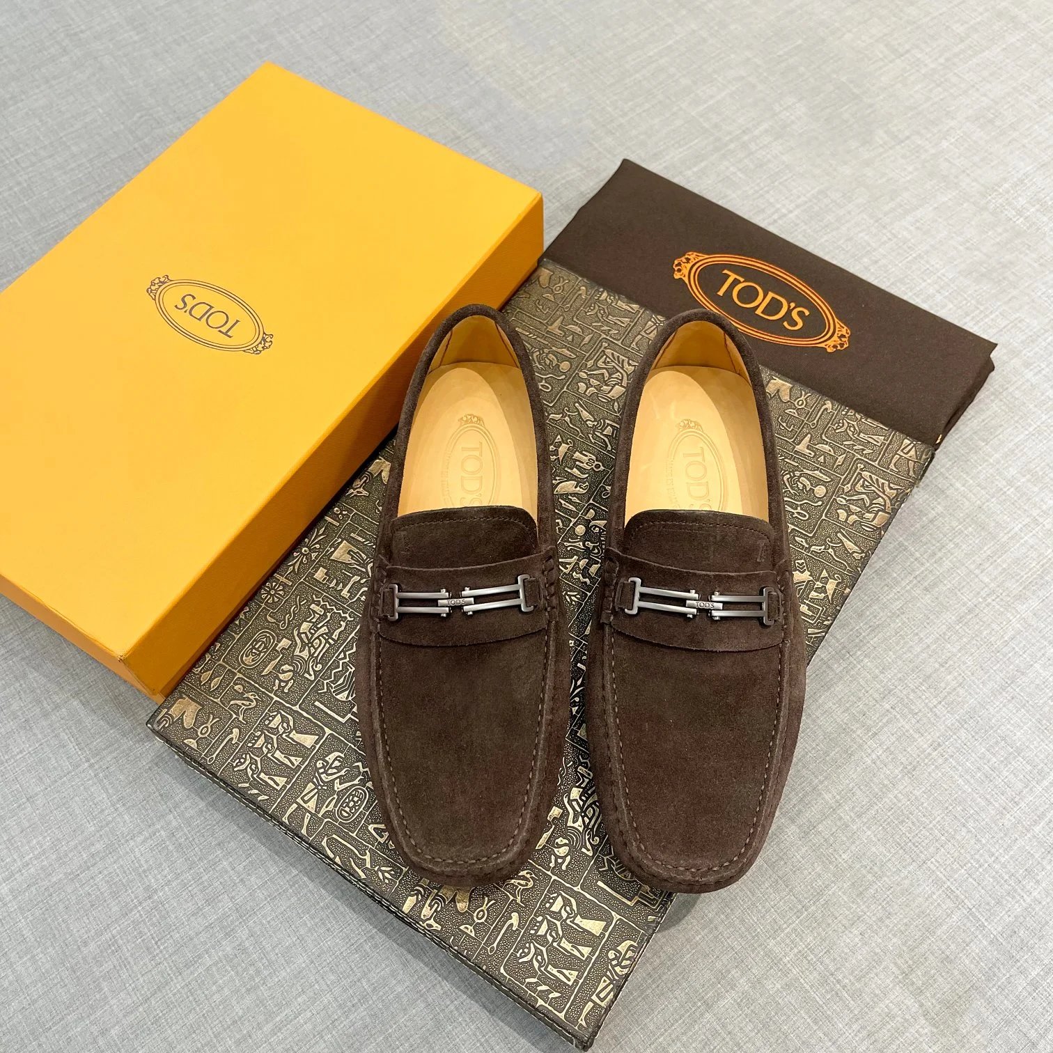 Tod's Leather Shoes Gommino Moccasins — 04