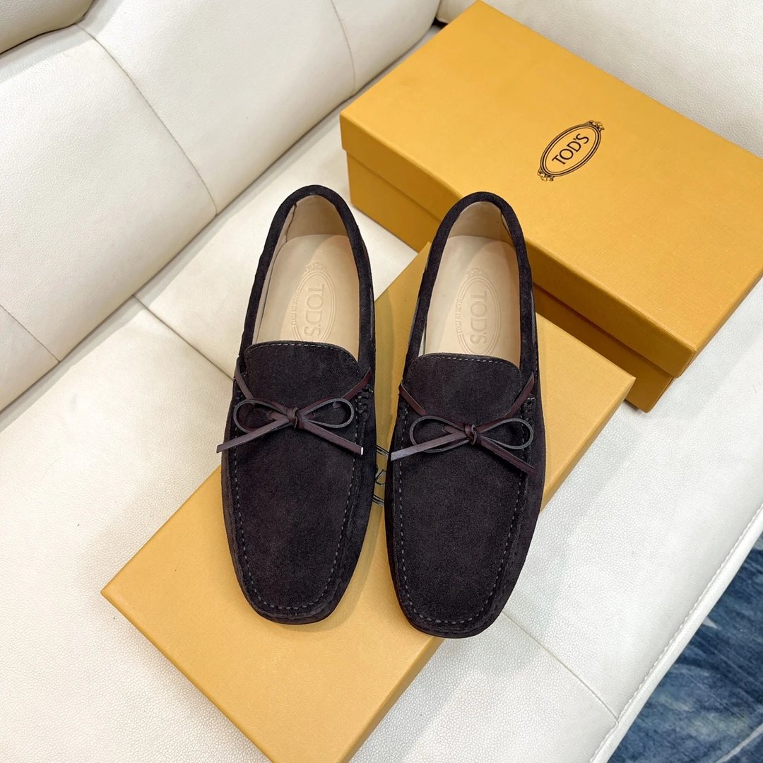 Tod's Leather Shoes Gommino Moccasins — 32