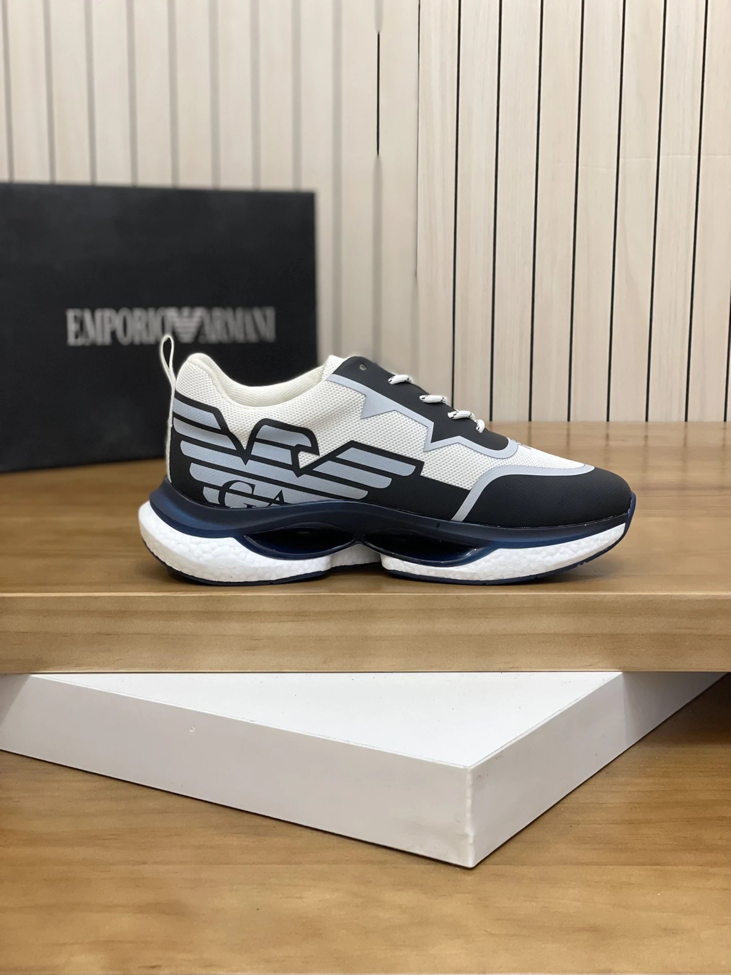 Emporio Armani Sneakers Lace-Up Logo-Print — 01
