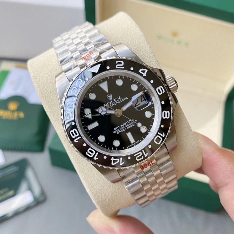 Rolex Multiple watch models — 31