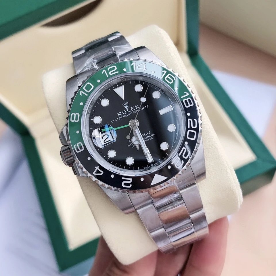 Rolex Multiple watch models — 34