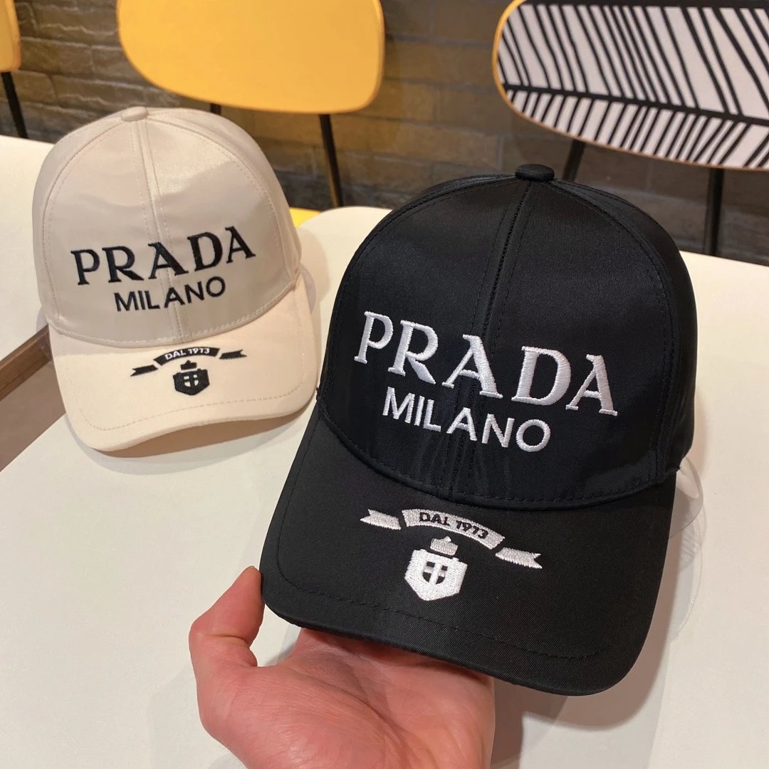 Fendi Hats Logo Baseball Cap with Contrast Whipstitch Brim — 36