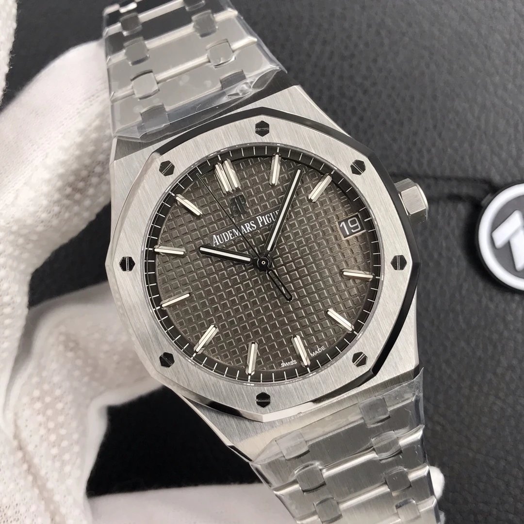 Audemars Piguet Watches Octagonal-bezel with textured dials image 2