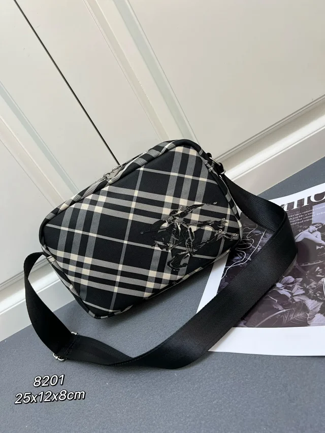 Burberry Check-pattern card holder product detail image 1