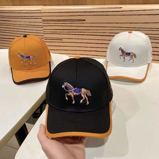 Fendi Hats Logo Baseball Cap with Contrast Whipstitch Brim product detail image 6