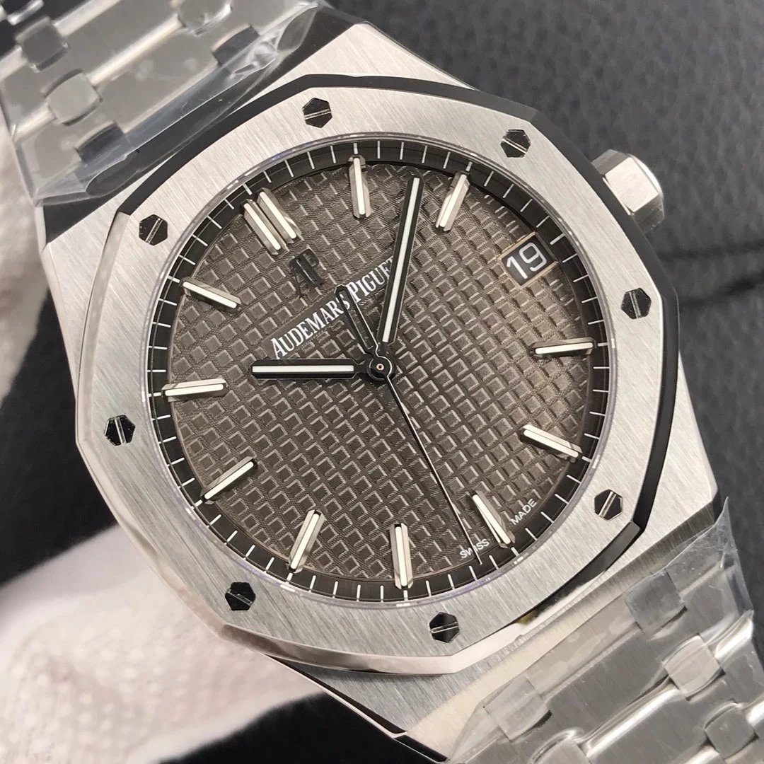 Audemars Piguet Watches Octagonal-bezel with textured dials image 4
