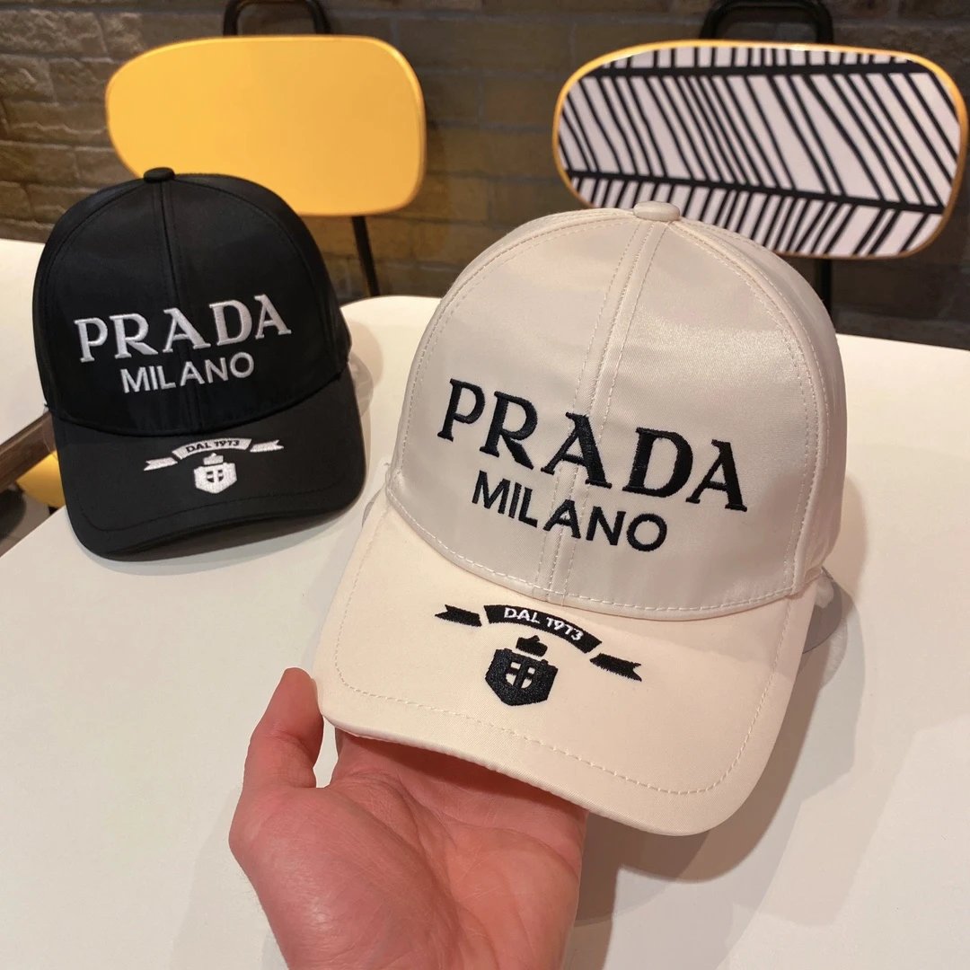 Fendi Hats Logo Baseball Cap with Contrast Whipstitch Brim — 35