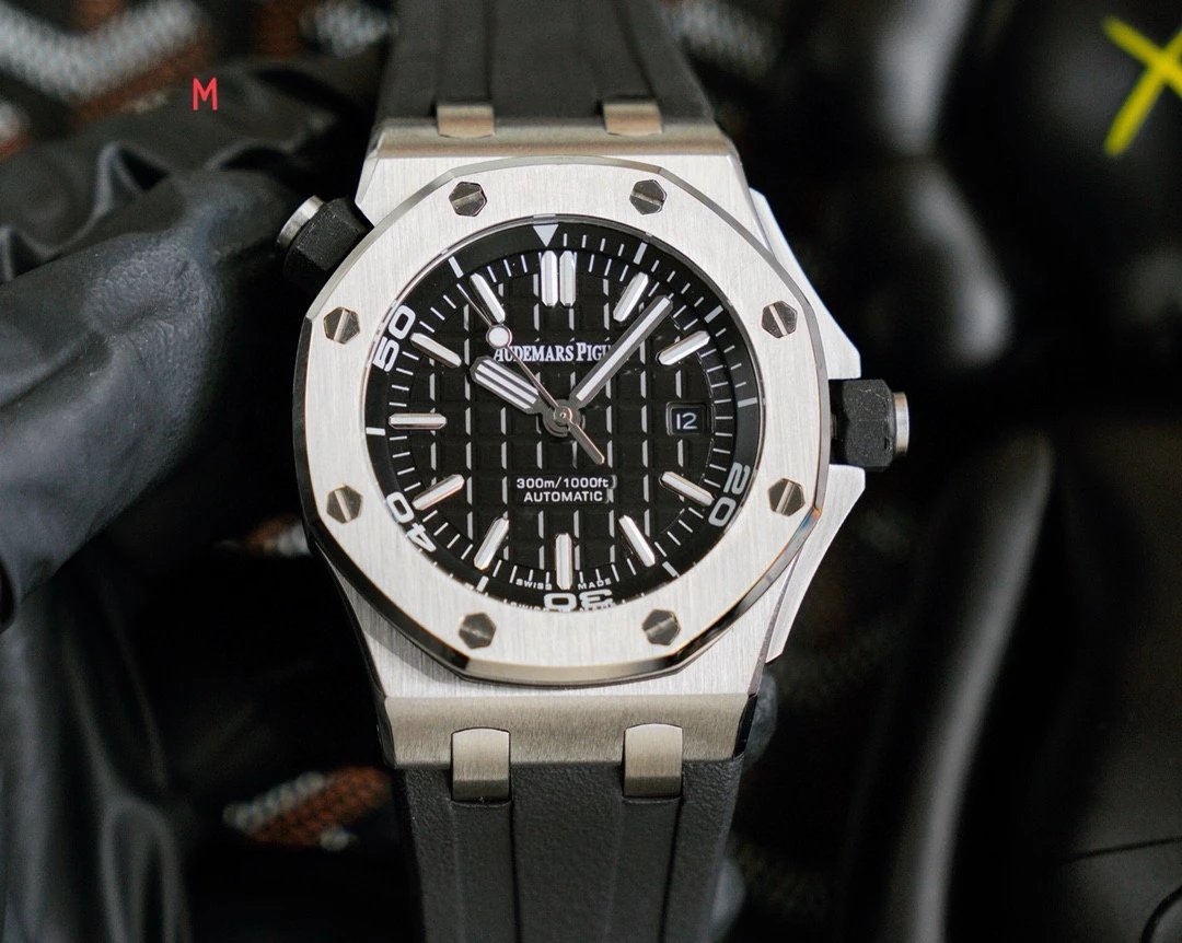 Audemars Piguet Watches Octagonal-bezel with textured dials — 28