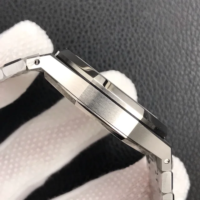 Audemars Piguet Watches Octagonal-bezel with textured dials product detail image 5