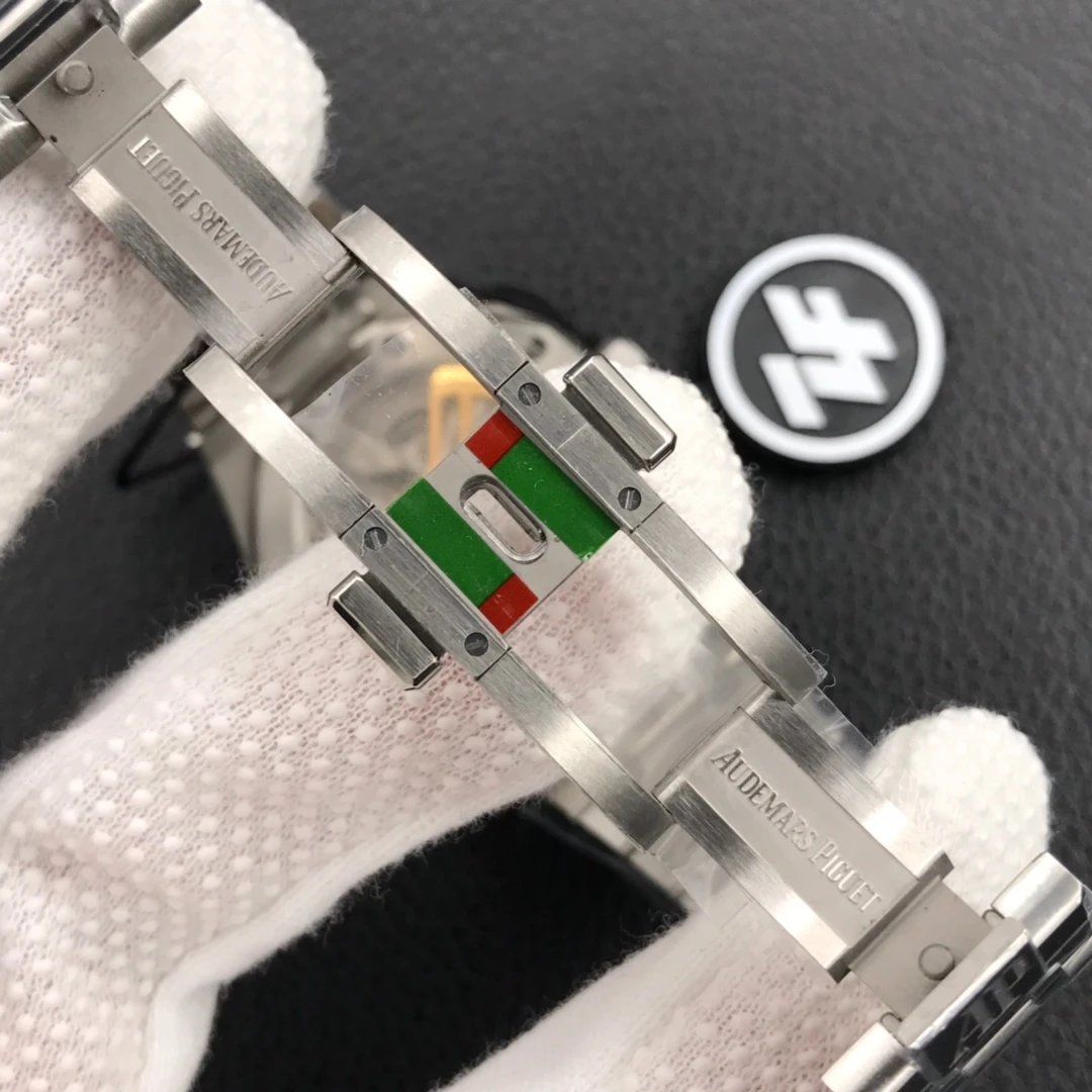 Audemars Piguet Watches Octagonal-bezel with textured dials image 8
