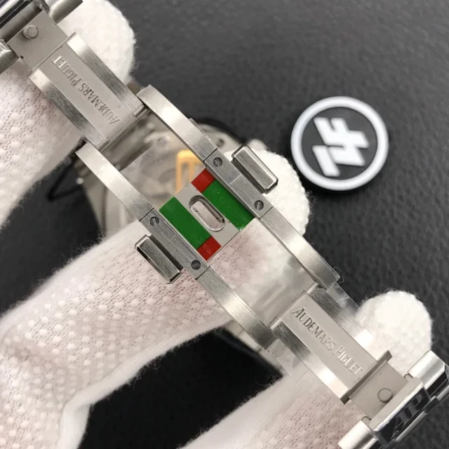 Audemars Piguet Watches Octagonal-bezel with textured dials product detail image 7