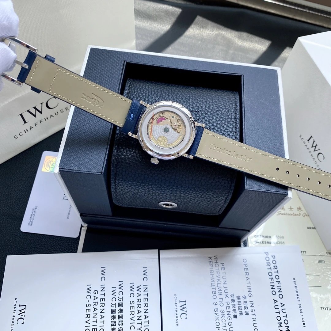 IWC Watches Leather-Strap Analog image 7