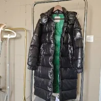 Moncler Down Jackets Quilted puffer product detail image 3