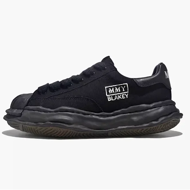 Mimy Blakey Sneakers Low-Top Distressed Canvas product detail image 2