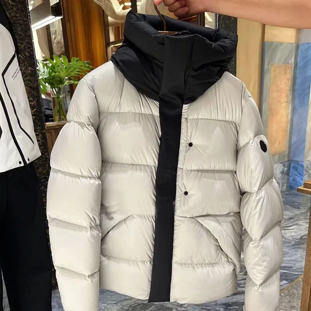 Moncler Down Jackets Hooded color-block puffer jacket product detail image 12