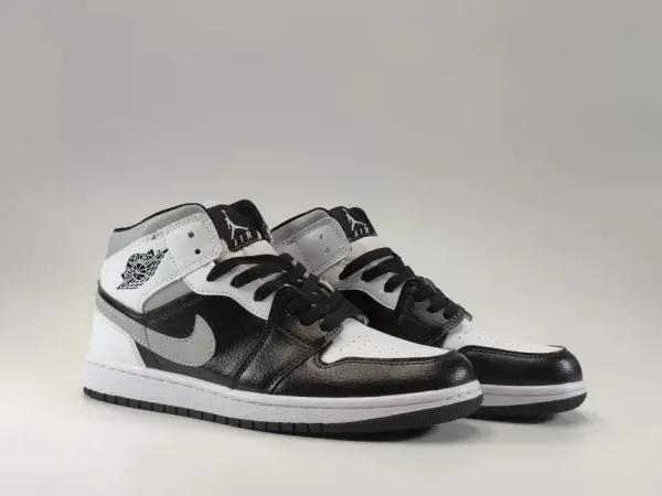 Off-White x Air Jordan 1 Chicago Red Sneakers - 13