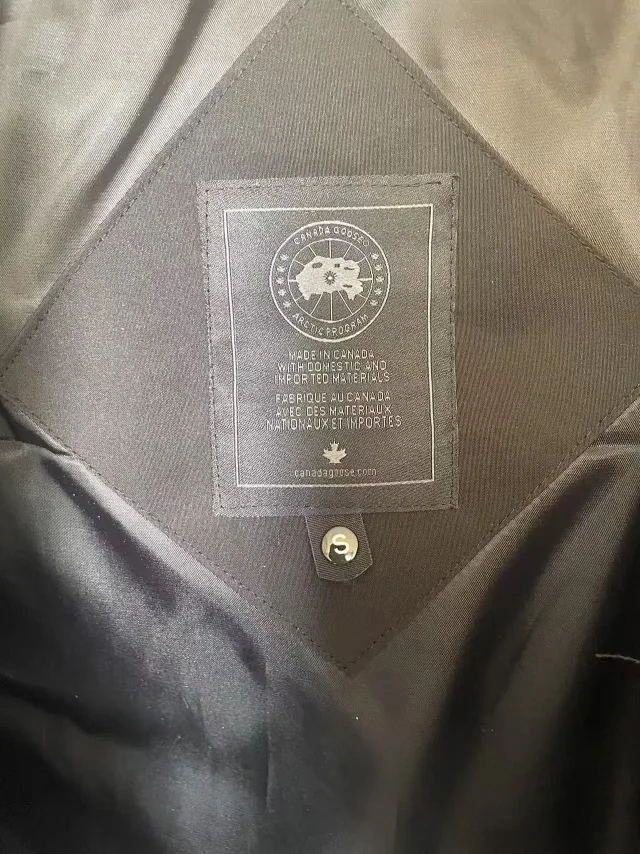 Moncler Vests Quilted Puffer Vest product detail image 5