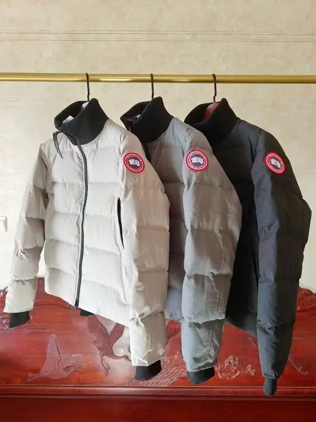 Moncler Vests Quilted Puffer Vest product detail image 1
