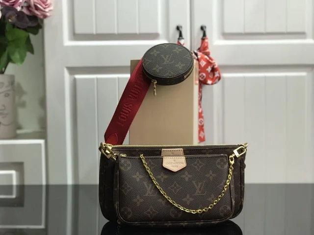 Louis Vuitton Crossbody Bags Monogram Zip Bag product detail image 17